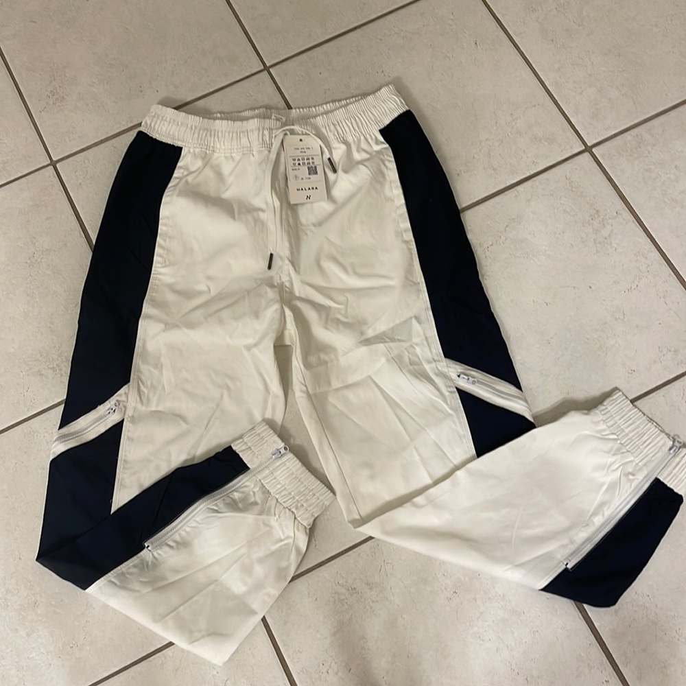 Halara athletic pants parachute type size small